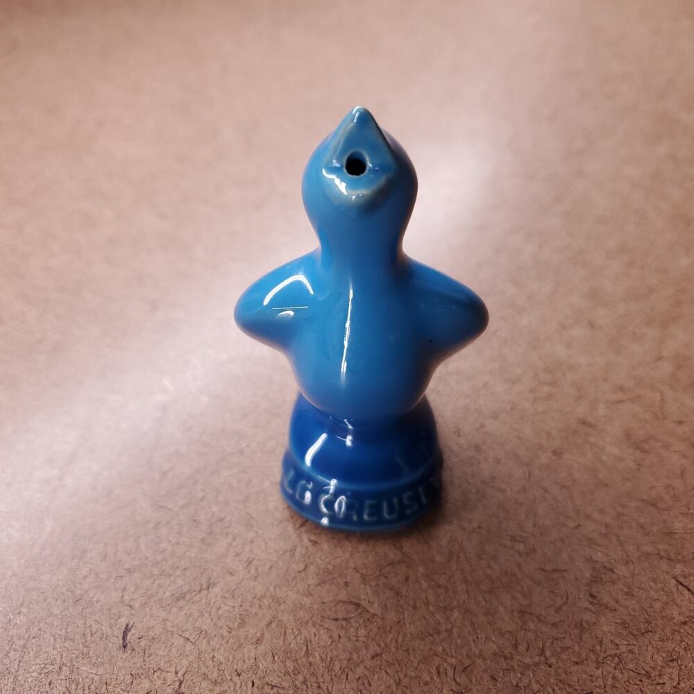 Le Creuset Marsielle Pie Bird Funnel Steam Vent Blue 3.5" Baking Ceramic LN